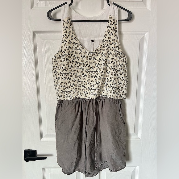 Dresses & Skirts - Spring summer dress neutral tones casual cinch waist pockets v-neck